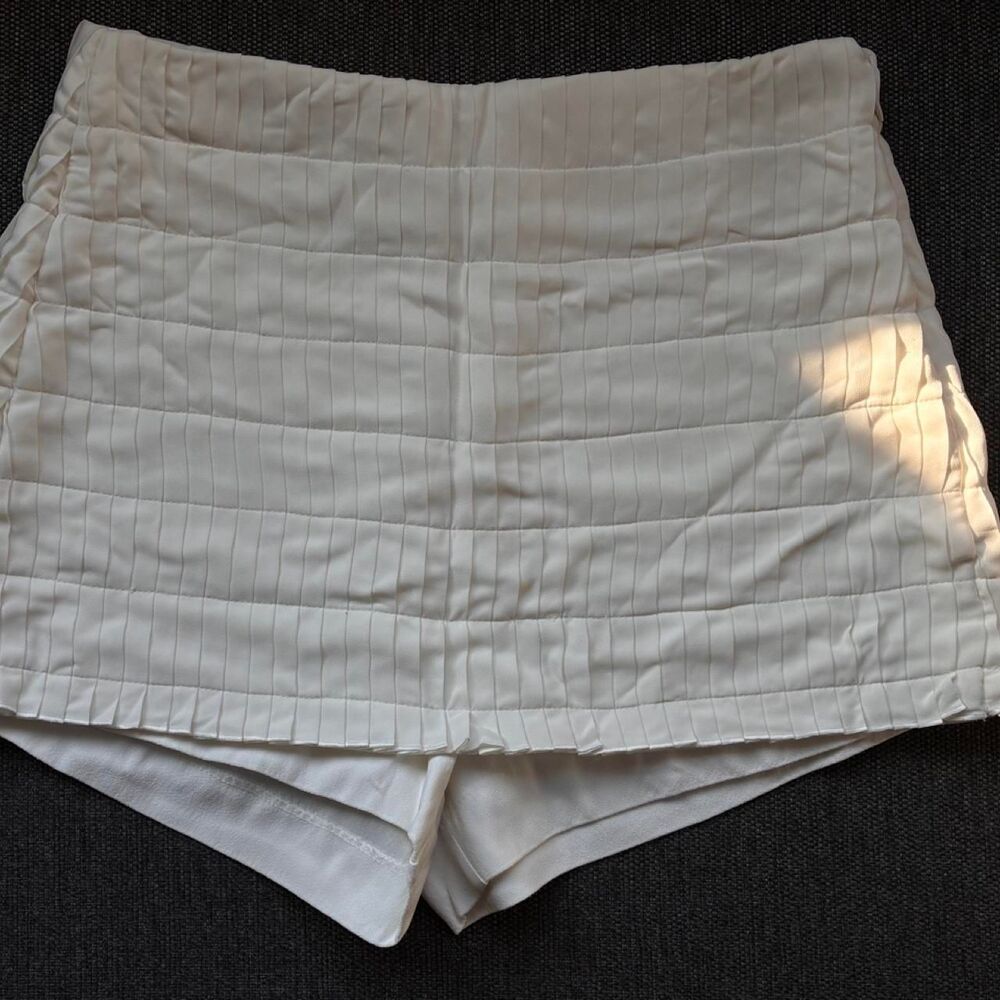 Rosa Chá Women's off-white Shorts